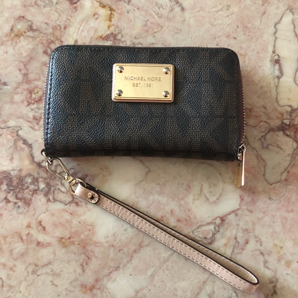 Michael Kors wristlet